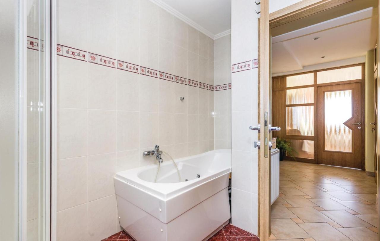 Stunning Apartment In Volosko With House Sea View Екстериор снимка